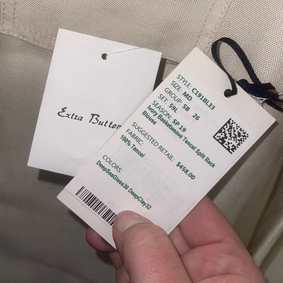 WORTH NEW YORK Ivory Basketweave Tencel Split Back
Blouse - Picture 4 of 8